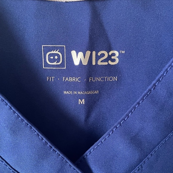 Wonderwink Blue Scrub Top - Picture 2 of 4